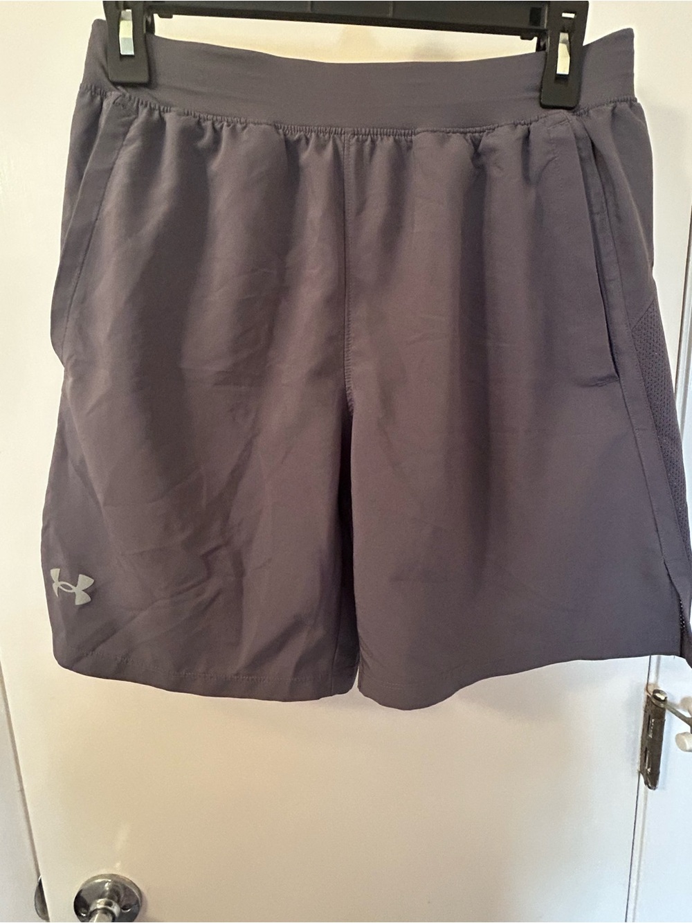 Under Armour Men’s Gray Performance Shorts Fitted Size Medium